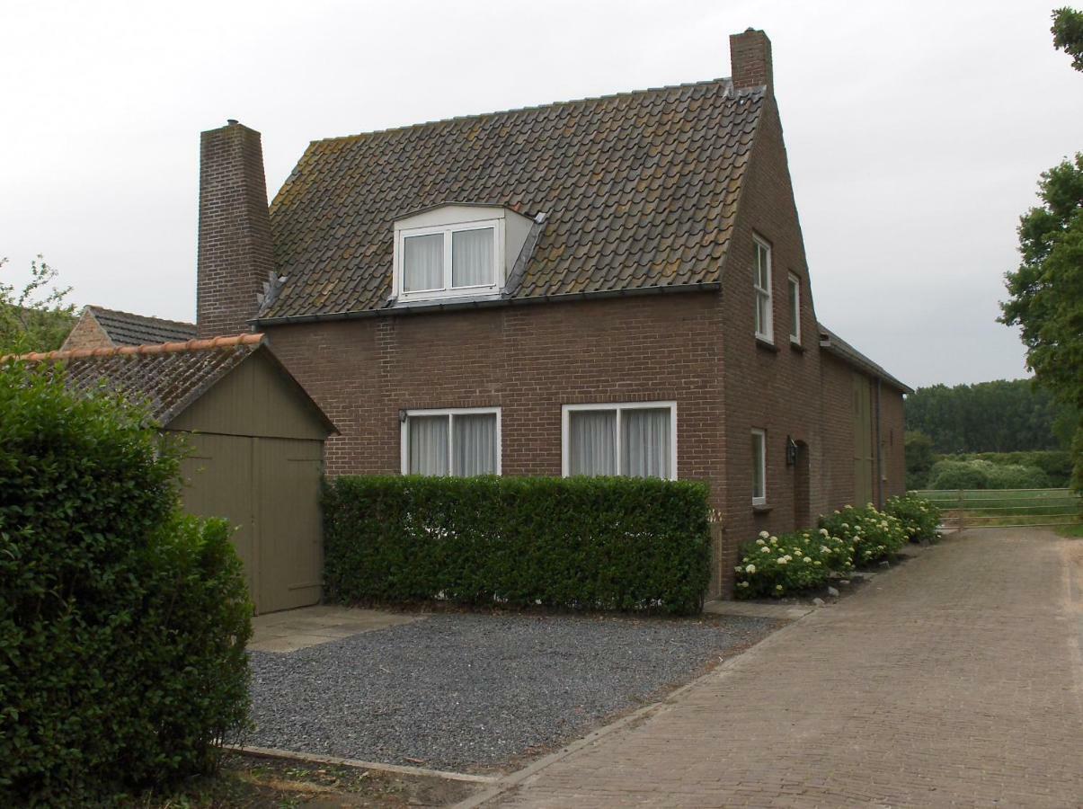 de Paardenmarkt Aardenburg Buitenkant foto